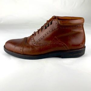 Johnston and Murphy chukka boots brown size 10 leather.